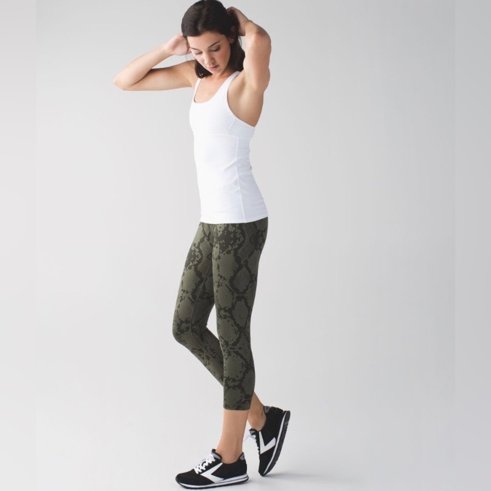 Lululemon Wunder Under Crop III *Full-On Luon
Ziggy Snake Fatigue Green sz 6 EUC